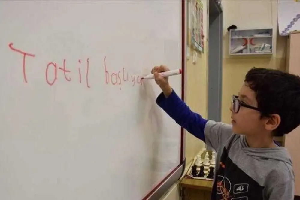 18 Milyon Öğrenci Ara Tatilde: MEB Etkinlik Kitaplarını Erişime Açtı