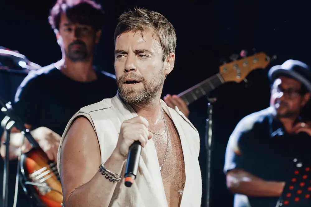 Alaçatı Ot Festivali'nde Limon Köyiçi Sahnesinde Berkay, Simge Sağın ve Murat Dalkılıç Konserleri