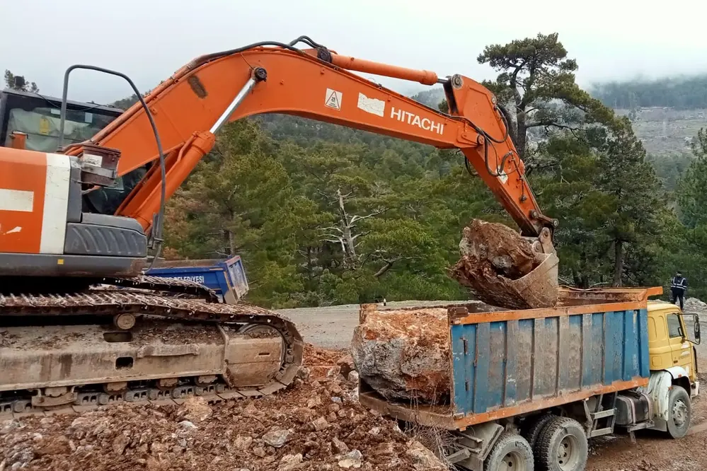Alanya Kırsalında Yol Onarım Çalışmaları Devam Ediyor