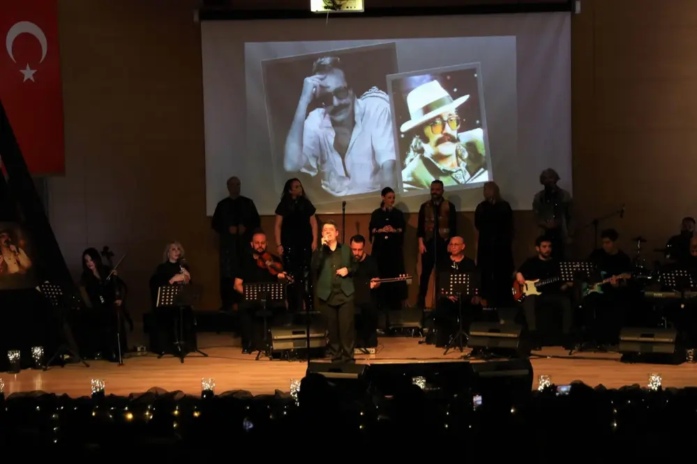 Ankara Keçiören'de Barış Manço ve Cem Karaca Anısına Konser Düzenlendi