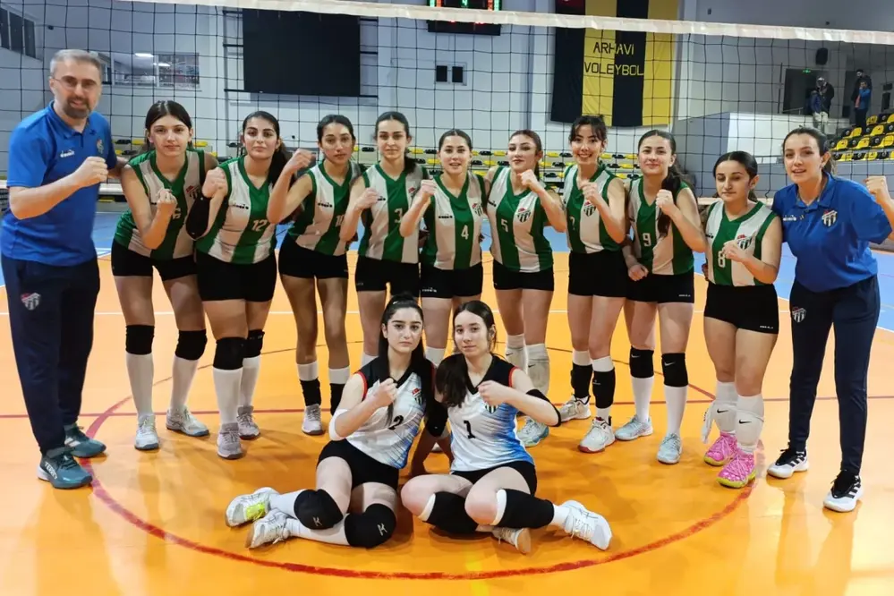 Artvinspor Voleybol Takımı Genç Kızlar Kategorisinde İl Birincisi Oldu