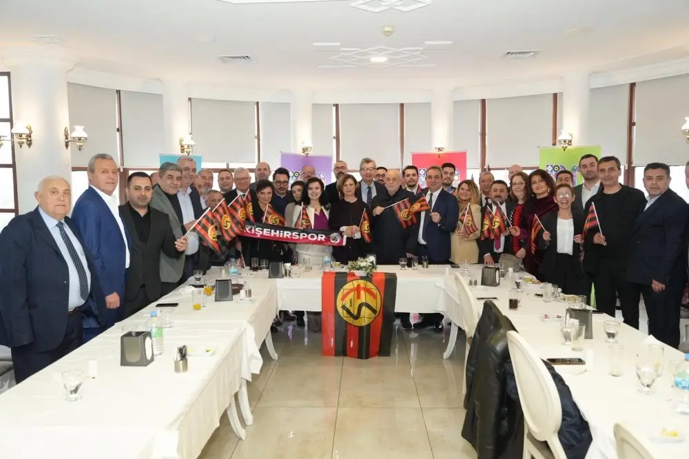 Ayşe Ünlüce, 2026 Eskişehir Yılı Vizyon Projelerini İstanbul'da Tanıttı