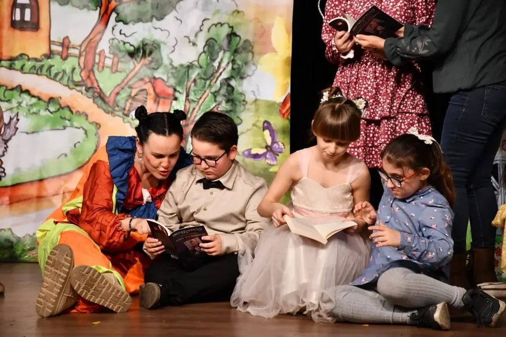 Balıkesir'de Yarıyıl Etkinlikleri Tamamlandı: 20 İlçede Atölye, Tiyatro ve Konserler Düzenlendi