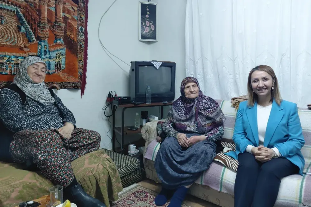 Başkan Tekin Ramazan Ayında Yenimahalle'de Hane Ziyaretleri Gerçekleştirdi