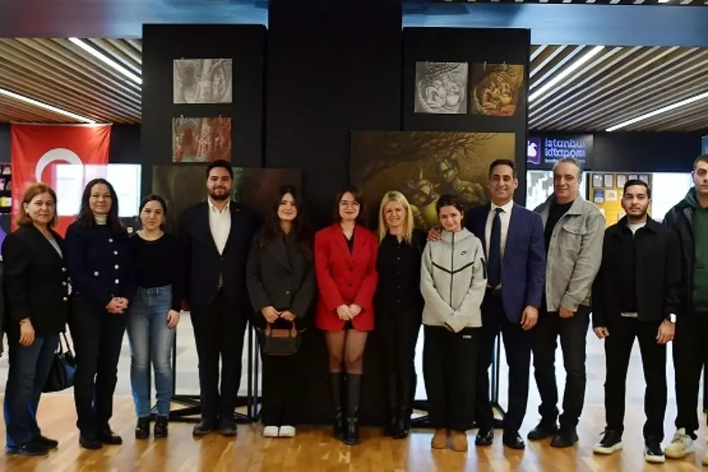 Beylikdüzü’nde Açelya Bingöl’ün 'Evrenler' Resim Sergisi Ziyarete Açıldı