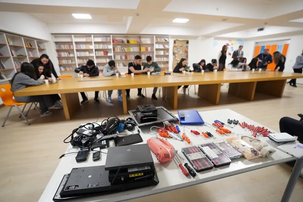 Beylikdüzü'nde Öğrencilere Elektronik Atık Yönetimi Eğitimi Düzenlendi