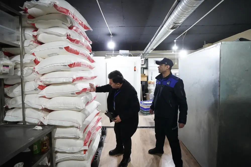 Beylikdüzü'nde Restoran, Fırın ve Kafelerde Ruhsat ve Hijyen Denetimleri Sürüyor
