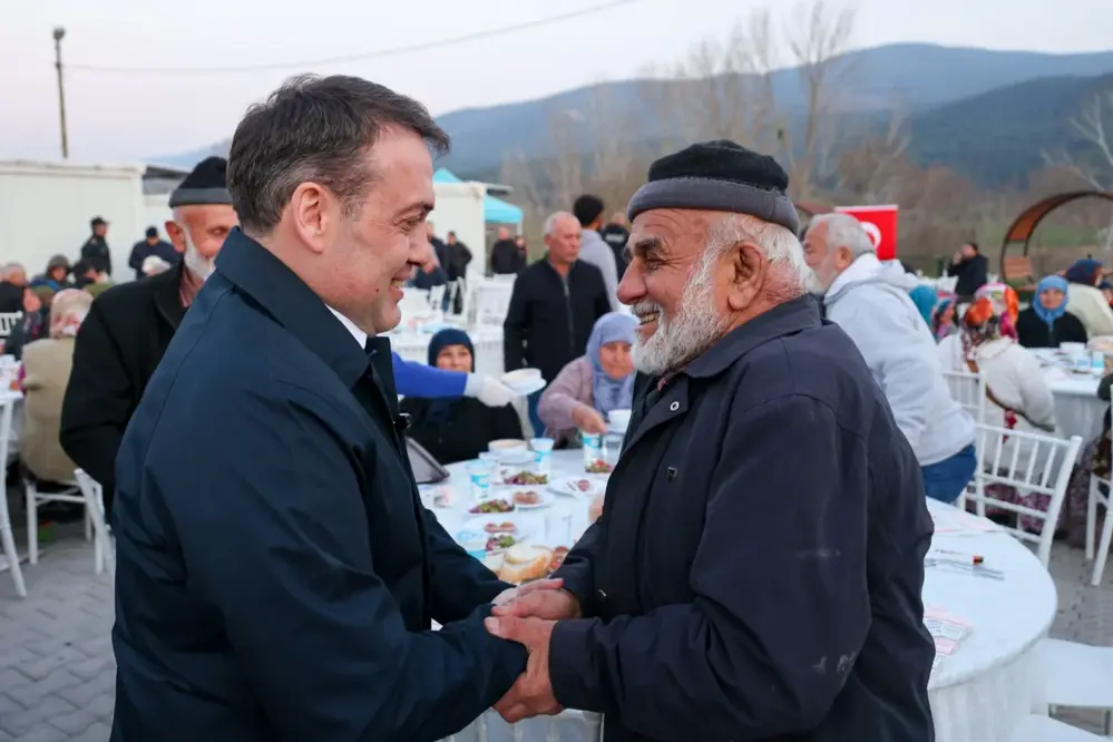Bilecik Vali Sözer, Yangın Etkilenen Mahallede Vatandaşlarla İftar Programında Buluştu