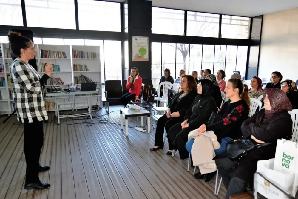 Bornova Belediyesi Kadınlara Beslenme ve Gıda Güvenliği Eğitimi Düzenledi