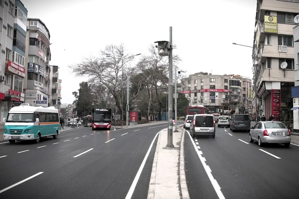 Buca'da Yol Yenileme Çalışmaları Sürüyor: Şirinyer ve Diğer Mahallelerde Detaylar