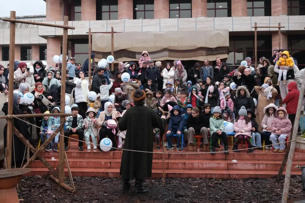 Bursa Yıldırım'da Karne Şenliği Etkinlikleri Binlerce Çocuğu Ağırladı