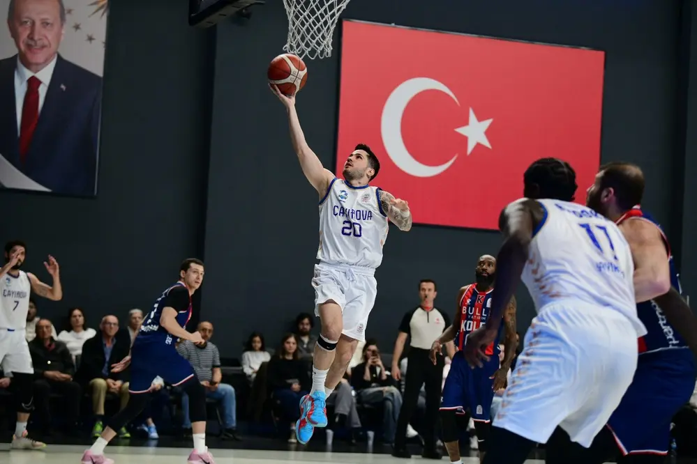 Çayırova Belediyesi Basketbol Takımı Rakibini 95-67 Mağlup Etti, Şampiyonluk İçin Son Maçı Bekliyor