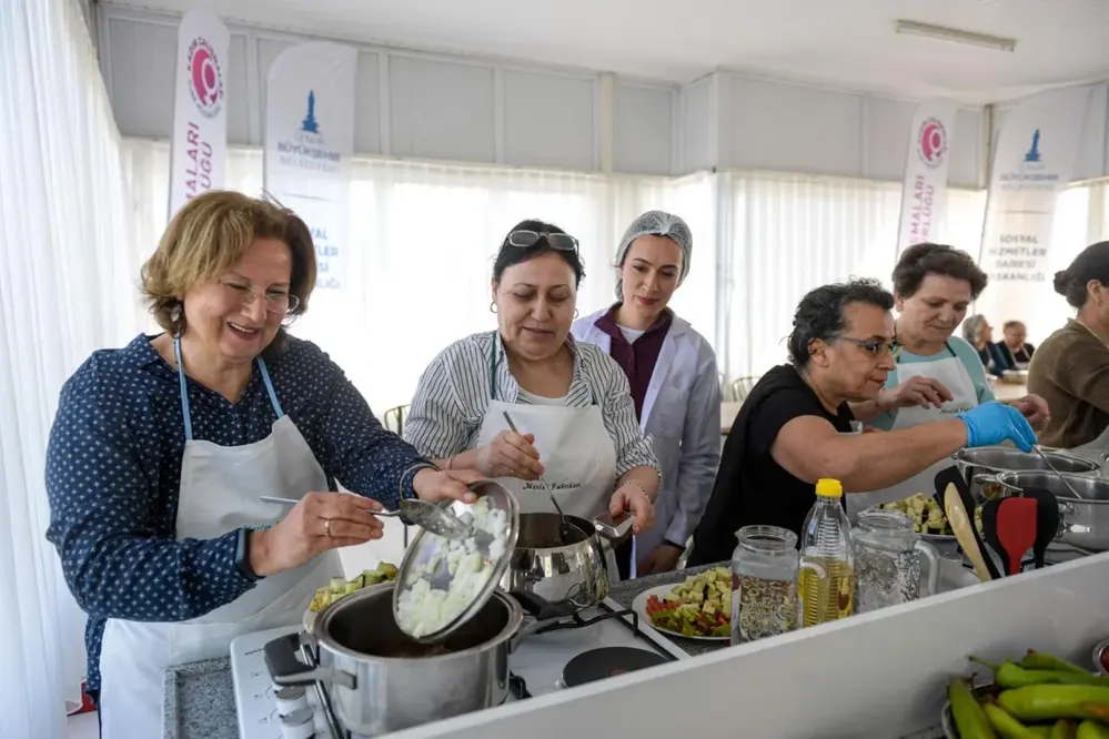 Çiğli Evka-2 Mahallesi'nde Mahalle Mutfağı Projesi Hizmete Başladı