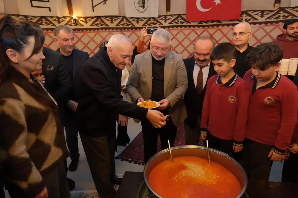 Çorum Belediyesi Çiğdem Aşı Etkinliği Düzenledi: Geleneksel Oyunlar ve Yemek Pişirildi