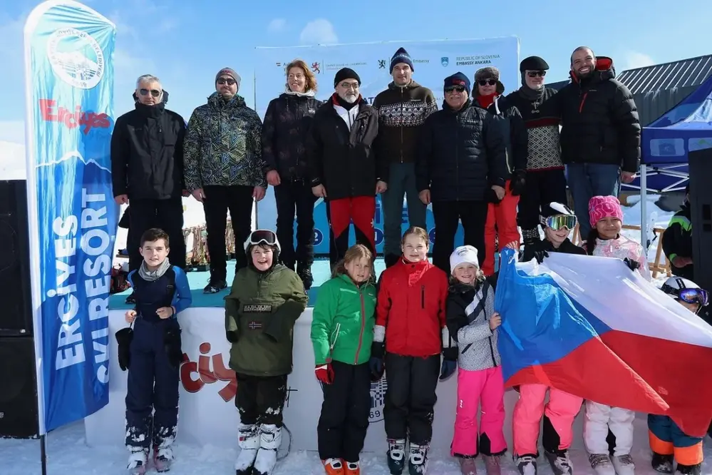 Erciyes Kayak Merkezi'nde 5. Diplomatik Kayak Yarışı Tamamlandı