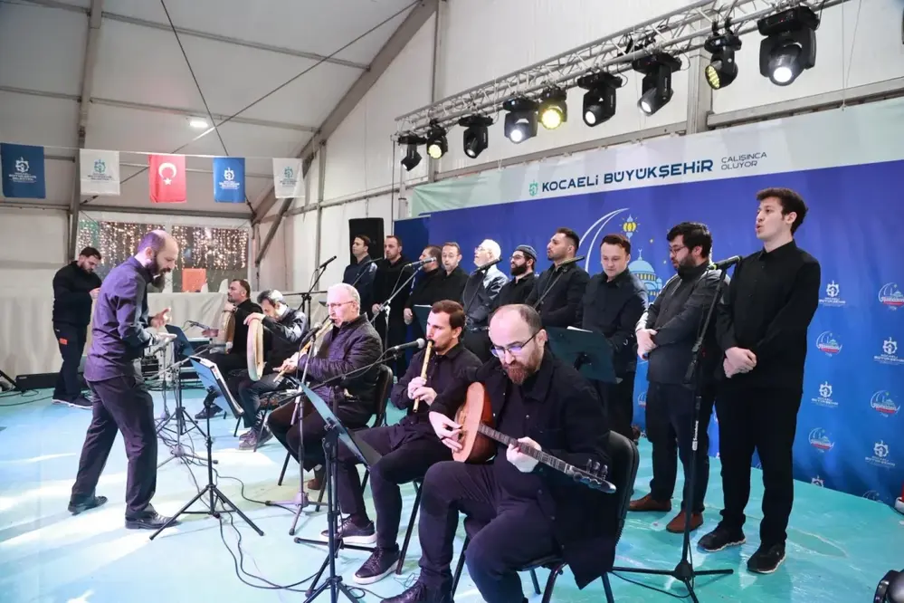 Gebze Kent Meydanı'nda İftar Çadırı Tasavvuf Müziği Konseri Düzenlendi