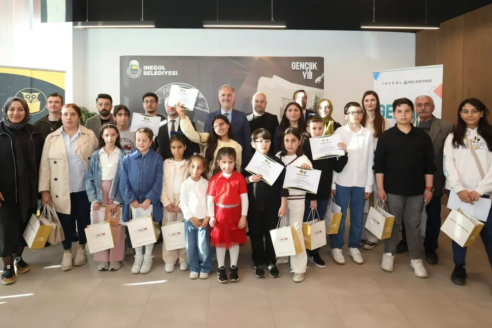 İnegöl Belediyesi Nöbetçi Kitaphaneler En Çok Okuyan Öğrencileri Ödüllendirdi