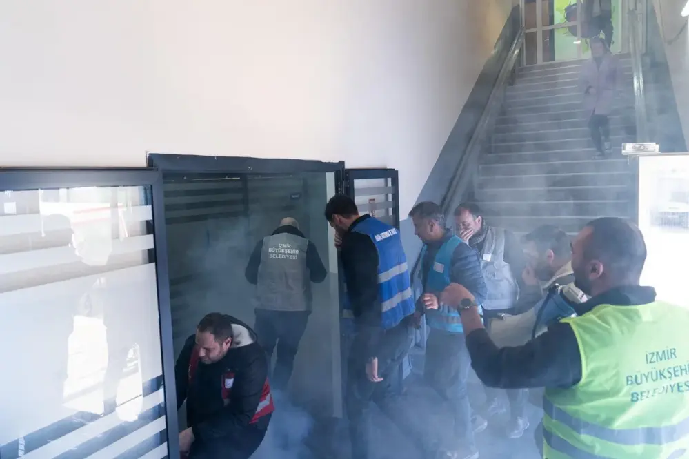 İzmir Büyükşehir Belediyesi Afet ve Acil Durum Tatbikatı Gerçekleştirildi
