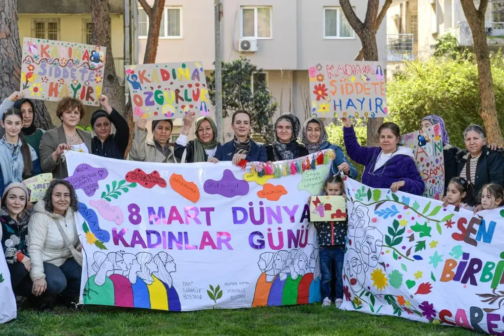 İzmir'de 8 Mart Dünya Kadınlar Günü Etkinlikleri Başladı