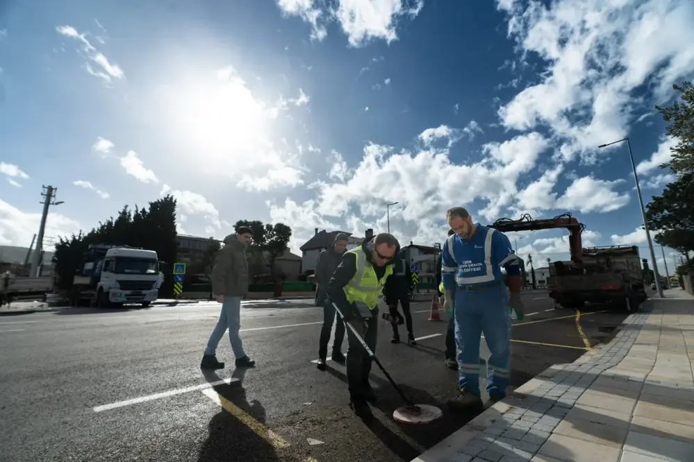 İzmir'de Kuvvetli Yağış ve Fırtına Uyarısı: İZSU Önlemlerini Artırdı