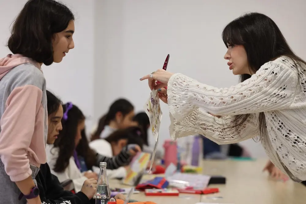 İzmirli Çocuklar AASSM'de Resimli Kitap Atölyesini Tamamladı