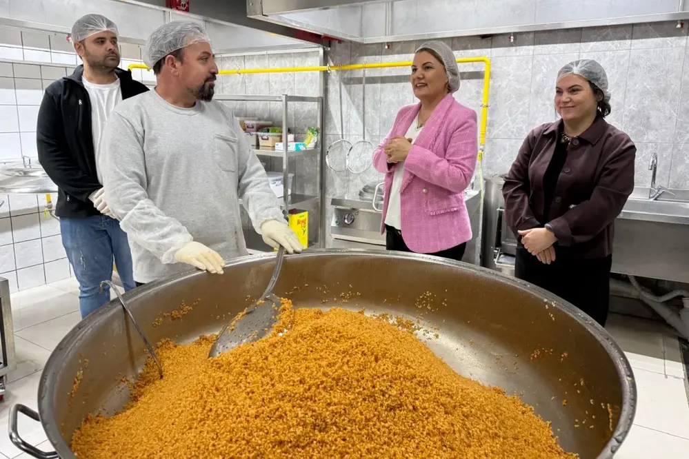 İzmit Aşevi Kapasitesini 2,5 Kat Artırdı: Günlük 10 Bin Yemek Üretimi