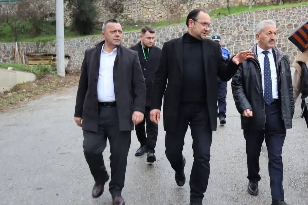 İzmit Belediyesi Veliahmet Mahallesi Ziyareti Gerçekleştirdi