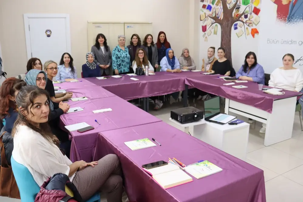 İzmit’te Bağ Projesi Kapsamında Girişimci Kadınlara Eğitimler Başladı