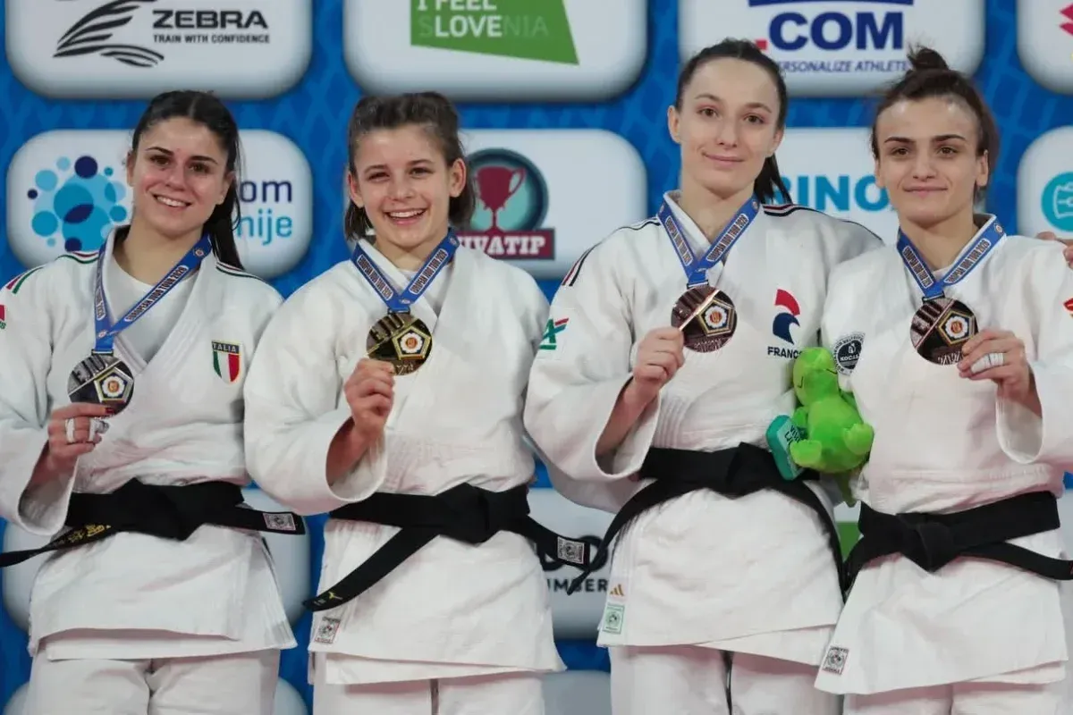 Kağıtspor Madalya Yağdırdı: Bilek Güreşinden Voleybola Rekor Başarılar!