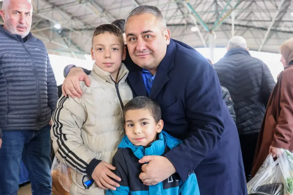 Keçiören Belediye Başkanı Mesut Özarslan Ufuktepe Semt Pazarı'nda Esnaf ve Vatandaşlarla Buluştu