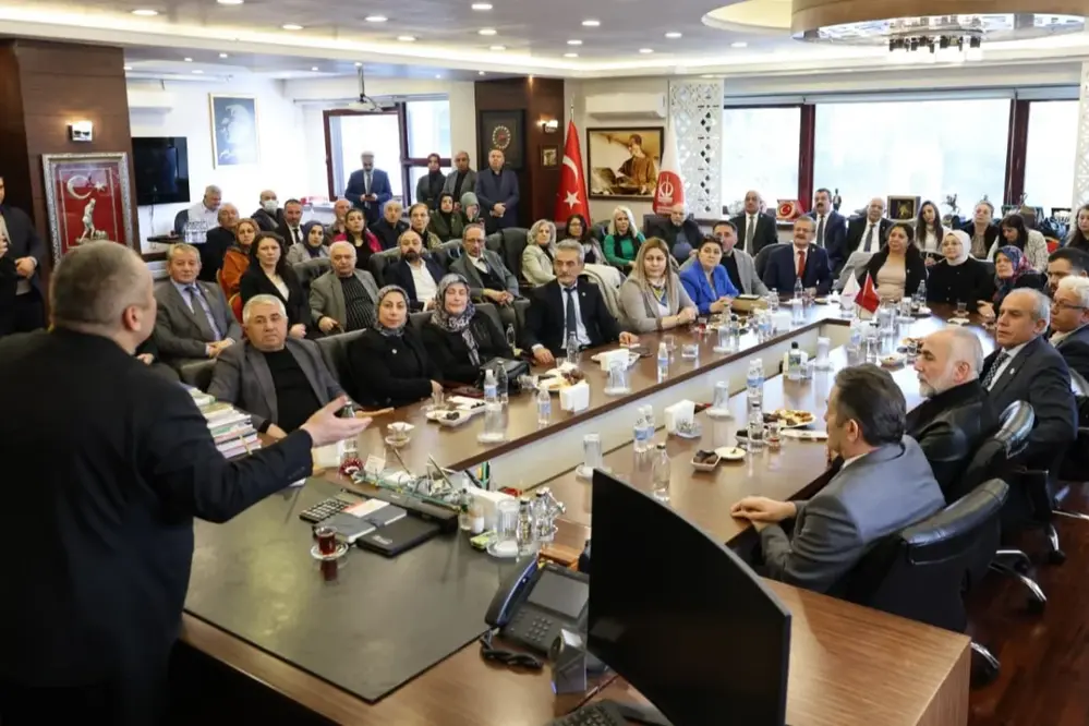 Keçiören Muhtarları Belediye Başkanı Mesut Özarslan'ı Ziyaret Etti