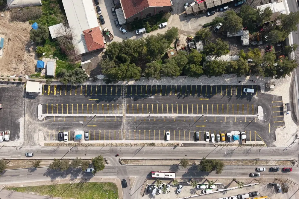 Konak Gaziler Caddesi Yenilendi: 154 Araç Kapasiteli Ücretsiz Otopark Hizmete Açıldı