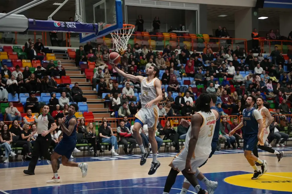 Konya Büyükşehir Belediyespor, Rakibini 86-84 Yenerek 21. Galibiyetini Aldı