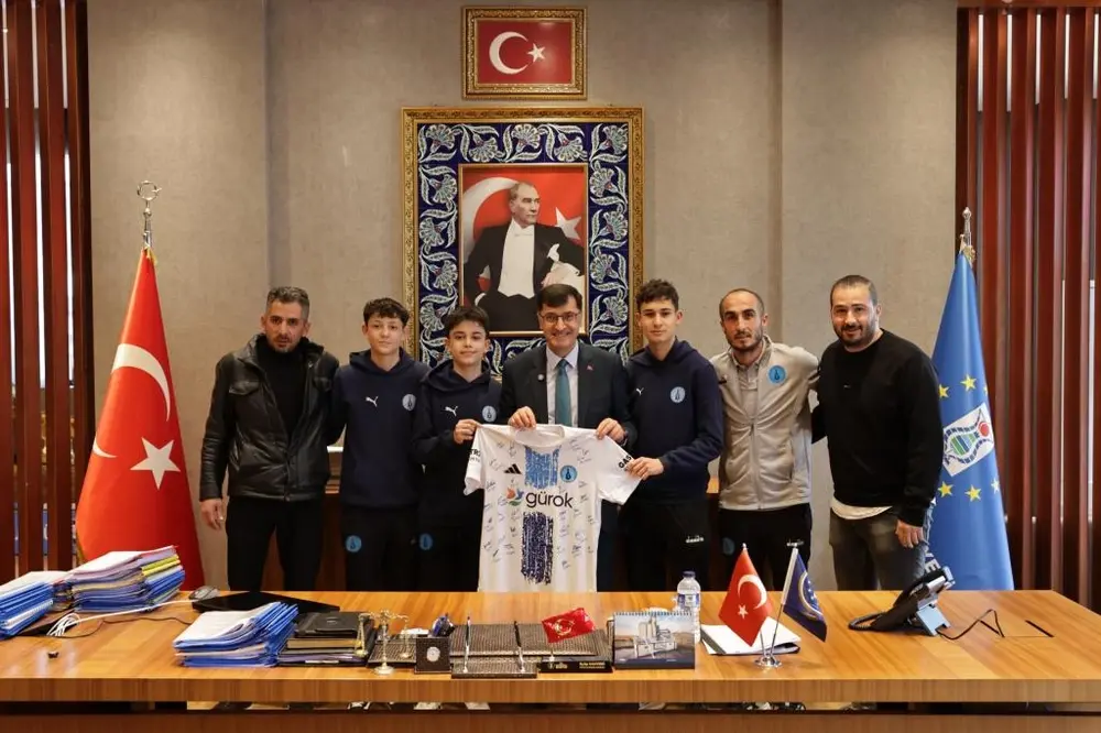 Kütahyaspor U-15 Takımı Sezonu Şampiyon Tamamlayarak Tüm Rakiplerini Yenmeyi Başardı