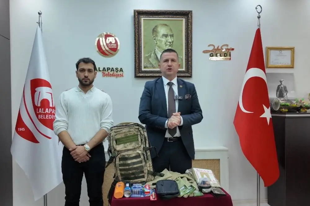 Lalapaşa’da Askere Gidecek Gençlere Asker Çantası Dağıtımı Başladı