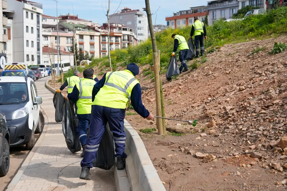 Maltepe'de Bahar Temizliği Zümrütevler Mahallesi'nde Yoğunlaştırıldı