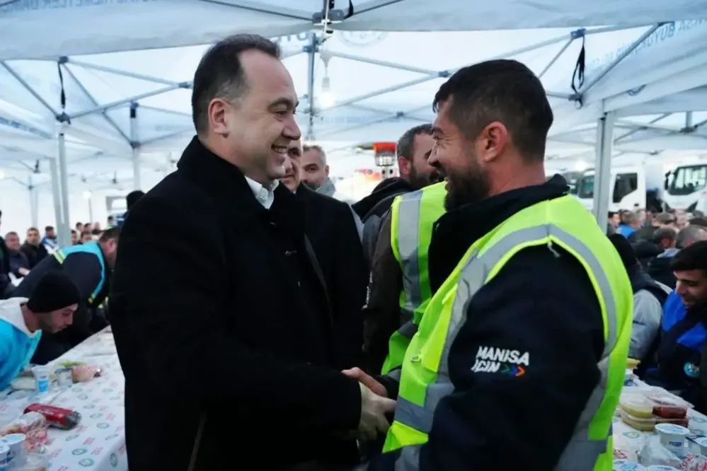 Manisa Büyükşehir Belediye Başkanı Dutlulu, Yağışta Görev Yapan Personelle İftar Programında Buluştu