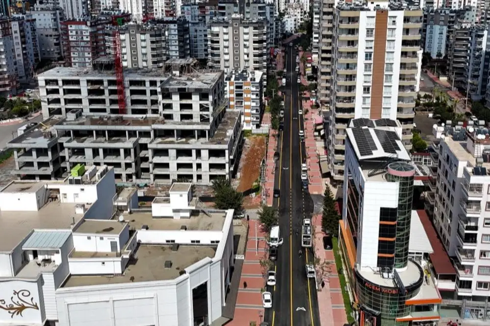 Mersin'de Yol Yenileme Çalışmaları Sürüyor: Mezitli Yeni Mahalle 33180 Sokak Asfaltlandı