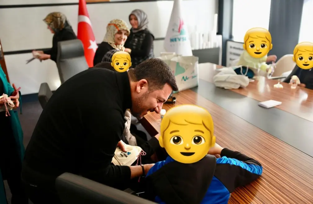 Nevşehir Belediyesi İhtiyaç Sahibi Çocuklara Bayramlık Kıyafet ve Harçlık Dağıttı