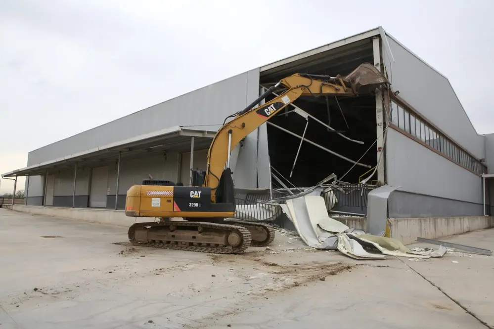Nilüfer'de Yaylacık Mahallesi'nde Kaçak Depo Yıkımı Tamamlandı
