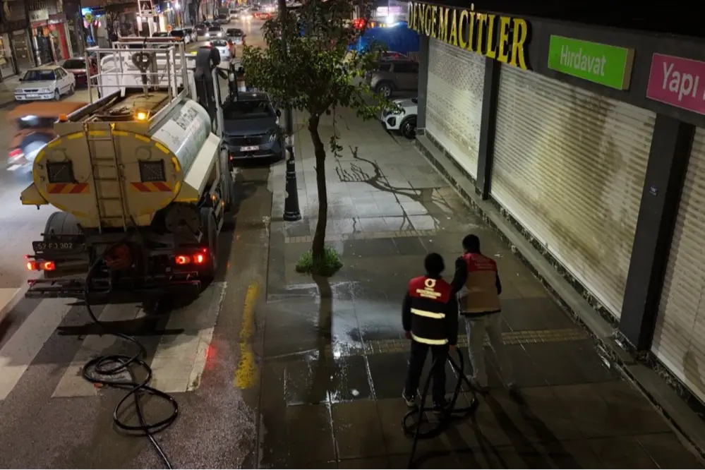 Ordu'da Temizlik Çalışmaları Gece Boyu Devam Ediyor