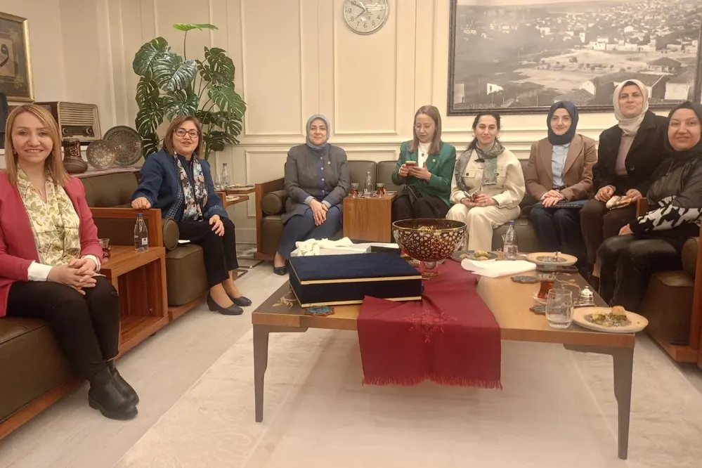 Pazaryeri Belediye Başkanı Zekiye Tekin Gaziantep'te Fatma Şahin ile Buluştu
