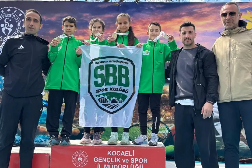 Sakarya Atletizm Takımı Kocaeli Kros Yarışlarında Grup Şampiyonu Oldu