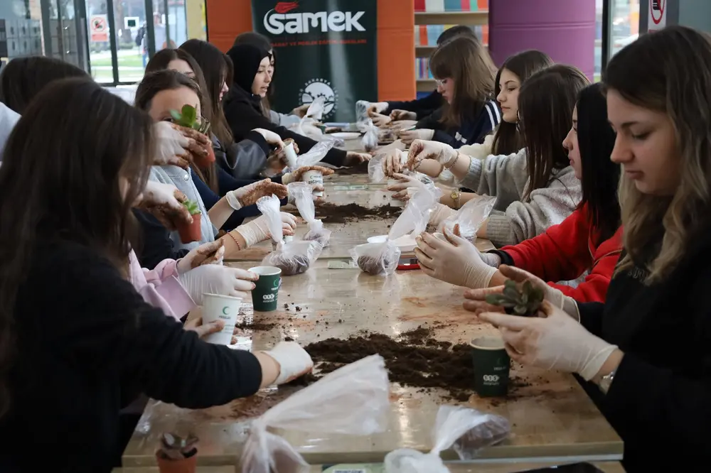 Sakarya’da Gençler Ramazan Atölyelerinde Üretim Etkinliklerinde Buluştu