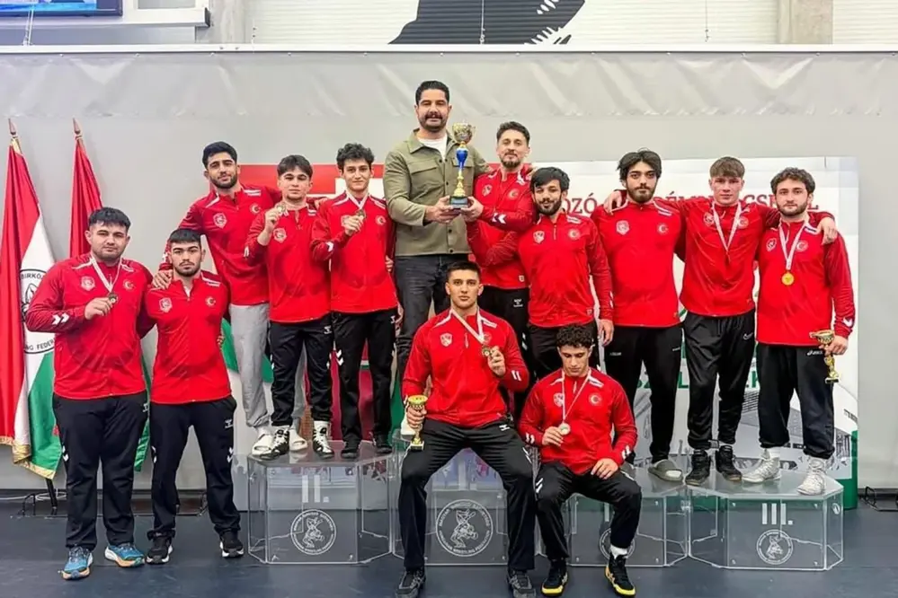 Sakaryalı Milli Güreşçiler Macaristan Turnuvasında Bronz Madalya Kazandı