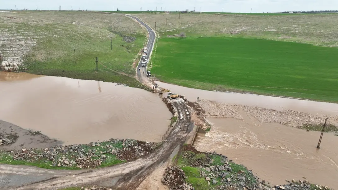 Şanlıurfa Viranşehir'de Sel Hasarı Onarılıyor: Büyükşehir Ekipleri Yolları Yeniden Açtı