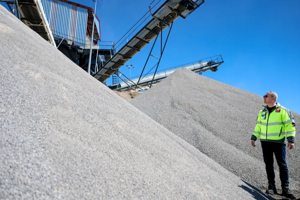 Sivas Tecer Taş Kırma ve Eleme Tesisi'nde Sezonun İlk Patlatması Gerçekleştirildi