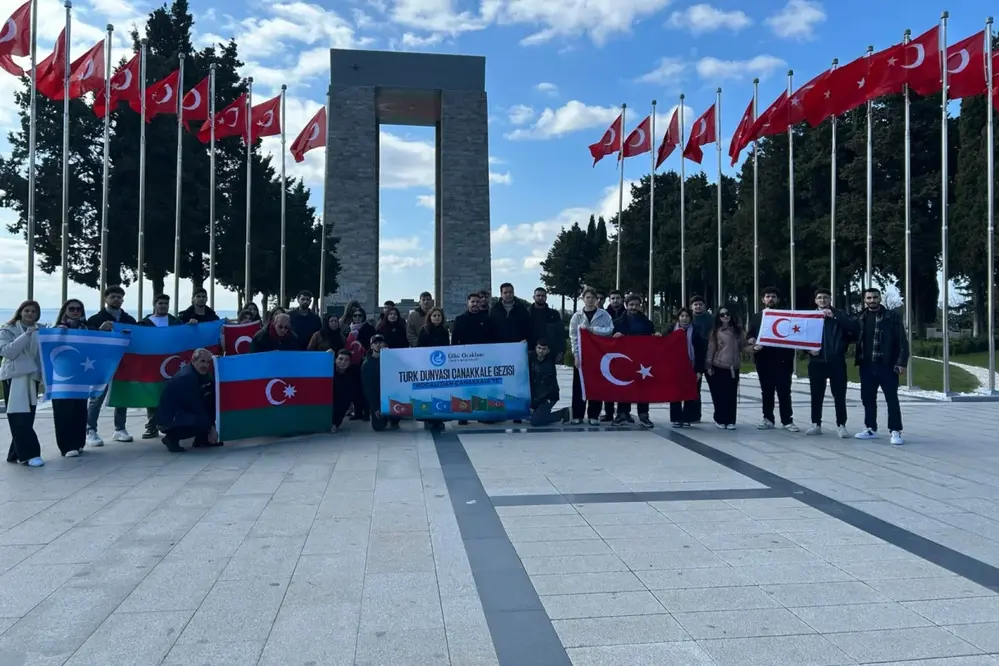 Türk Dünyası Öğrencileri Çanakkale Şehitlik Anıtlarını Ziyaret Etti
