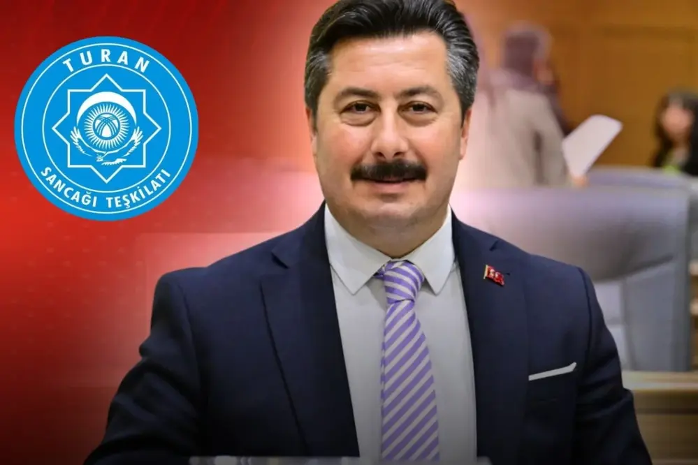 Yenişehir Belediye Başkanı Ercan Özel'e Turan Yılın En Başarılı Belediye Başkanı Ödülü Verildi